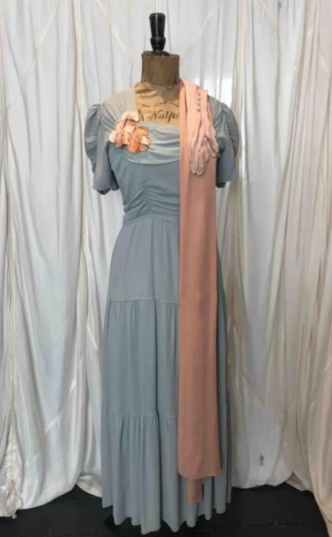 1930s Crepe Eau De Nil Frock with Gloves and Stole