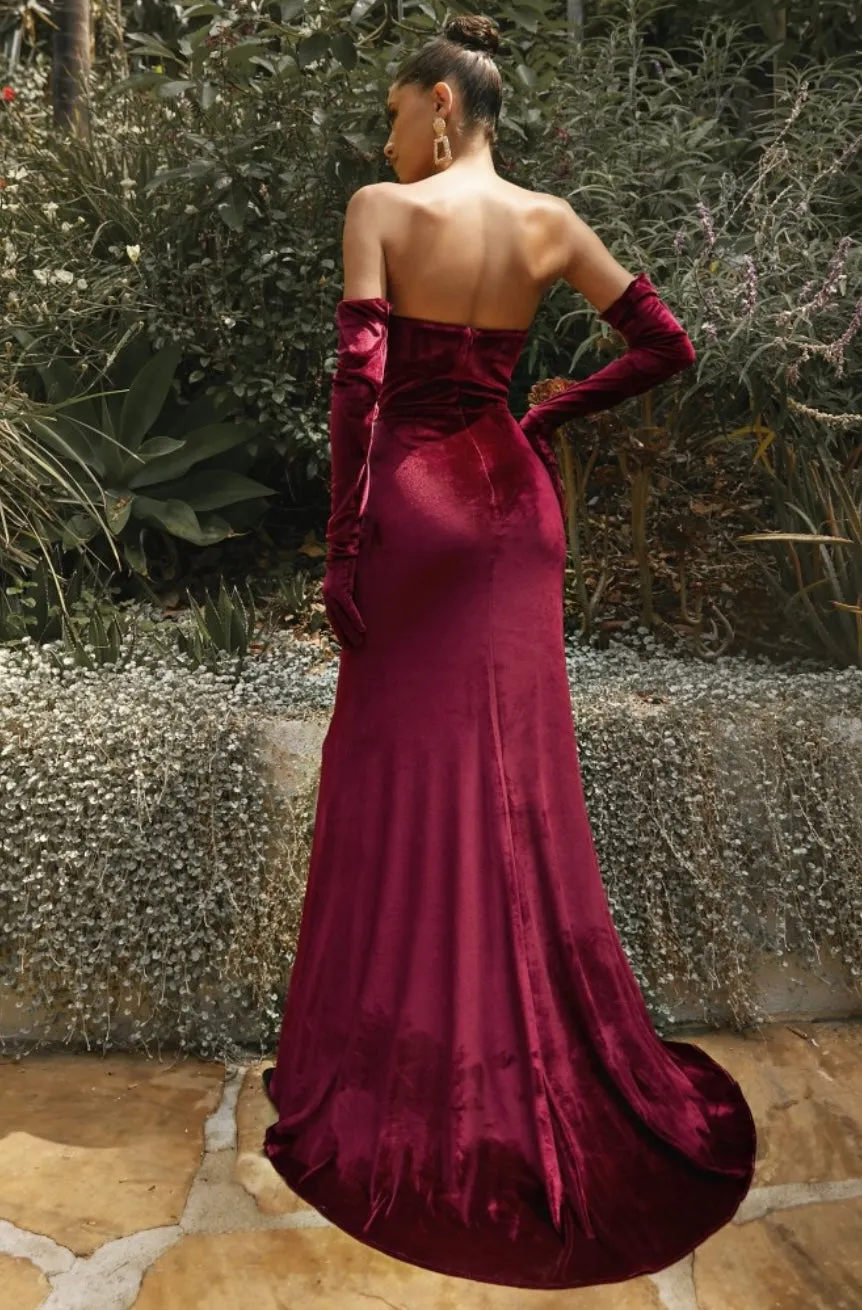 VELVET STRAPLESS FITTED GOWN